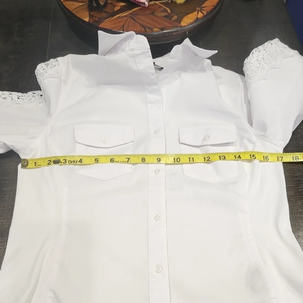 ZAC & RACHEL WHITE BUTTON-DOWN TOP - Picture 5 of 6